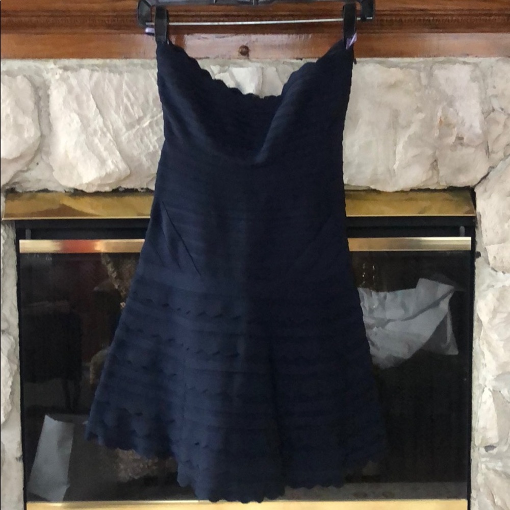 🌺⭐️HP⭐️🌺Herve Leger Strapless Dress - Picture 4 of 5